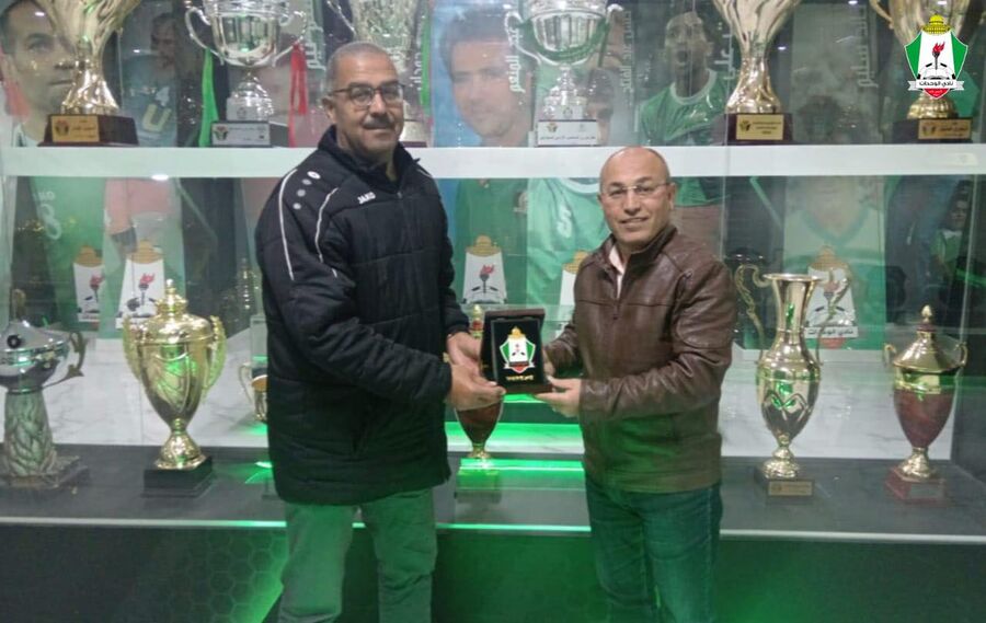 الوحدات يفسخ عقد مدرب الحراس