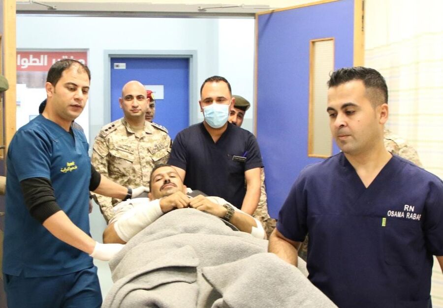 بتوجيهات ملكية.. إخلاء مصاب المستشفى الميداني