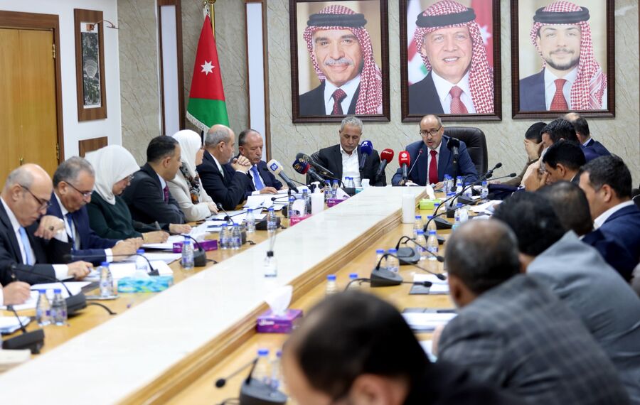 الرواتب تزيد النفقات الجارية.. تعرف على