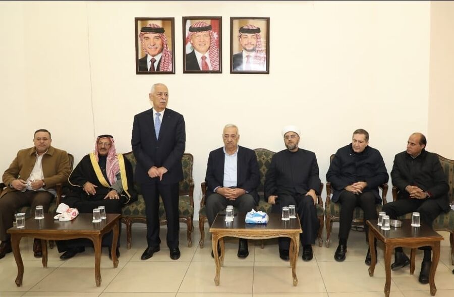 مندوبا عن الملك وولي العهد.. العيسوي