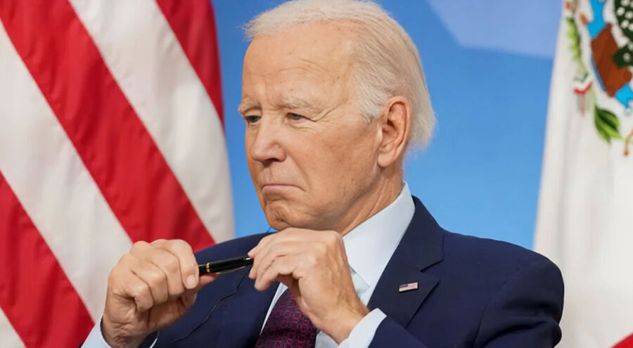 بايدن: إيران لا تحظى بقبول في