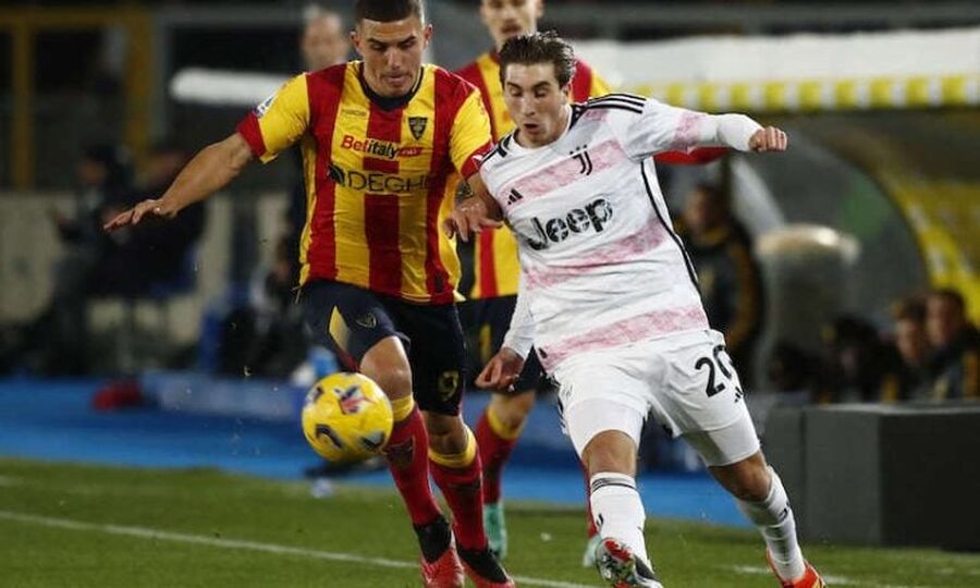 يوفنتوس يهزم ليتشي بثلاثية ويخطف صدارة