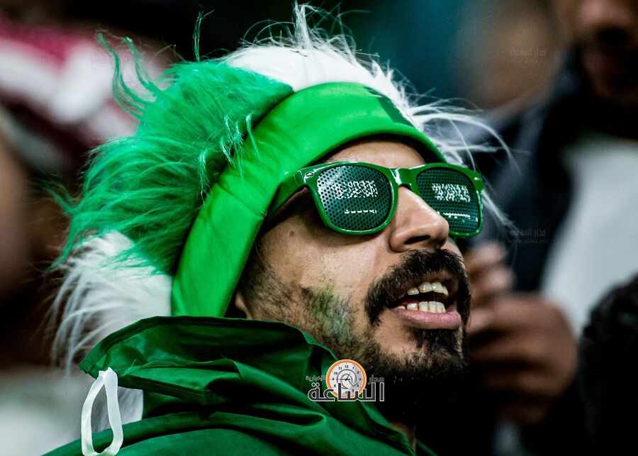 عدسة مدار الساعة متواجدة في تأهل