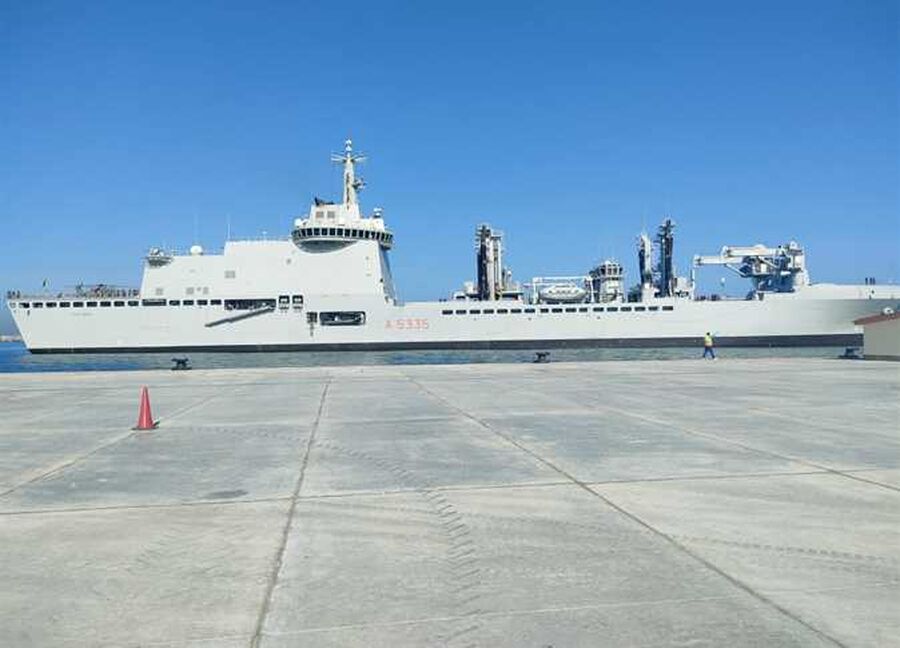 إغلاق ميناء العريش نظرا لسوء الأحوال