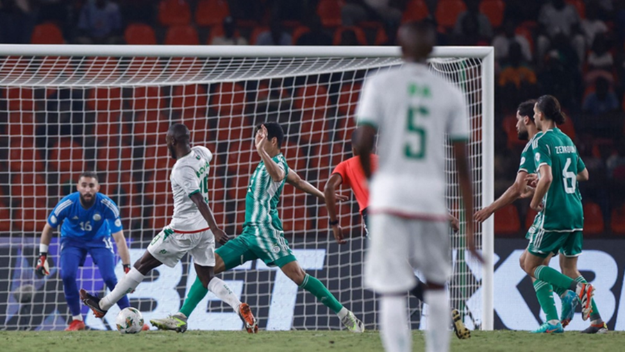 موريتانيا تقصي الجزائر وتبلغ ثمن نهائي