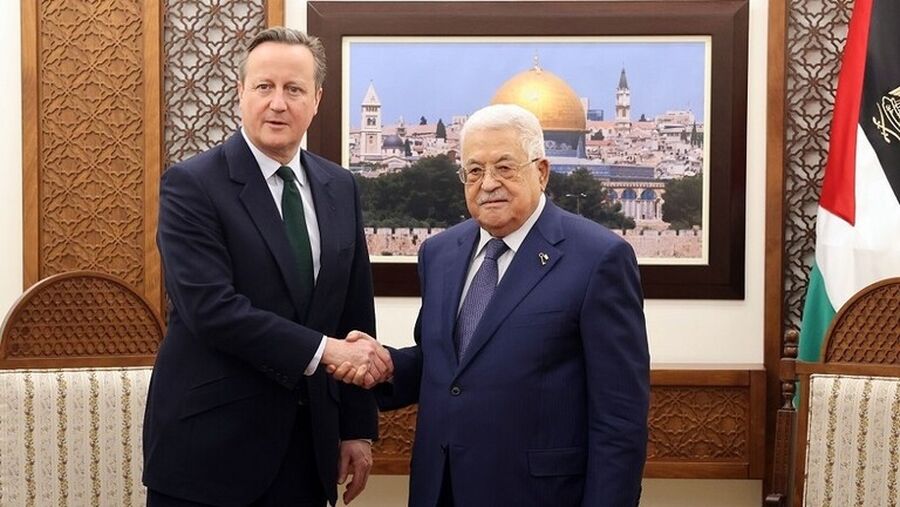 عباس يؤكد لـ كاميرون رفض تهجير