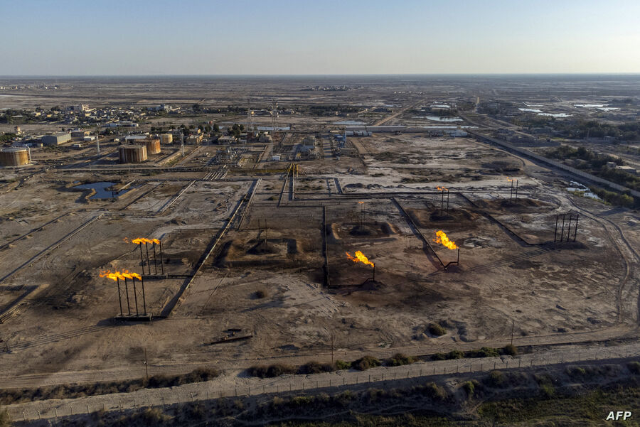 اطلاق صواريخ على مجمع للغاز في