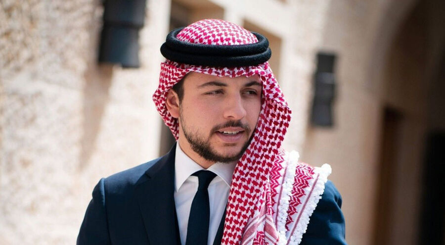 كيف هنأ ولي العهد الأمير الحسين