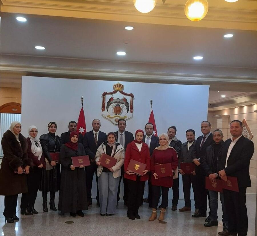 البلقاء التطبيقية: تخريج دورتي اللغة الانجليزية