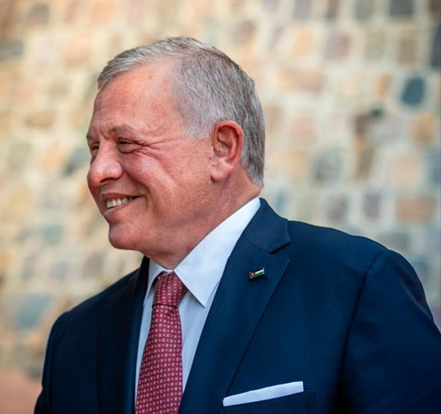 الديوان الملكي يهنئ الملك