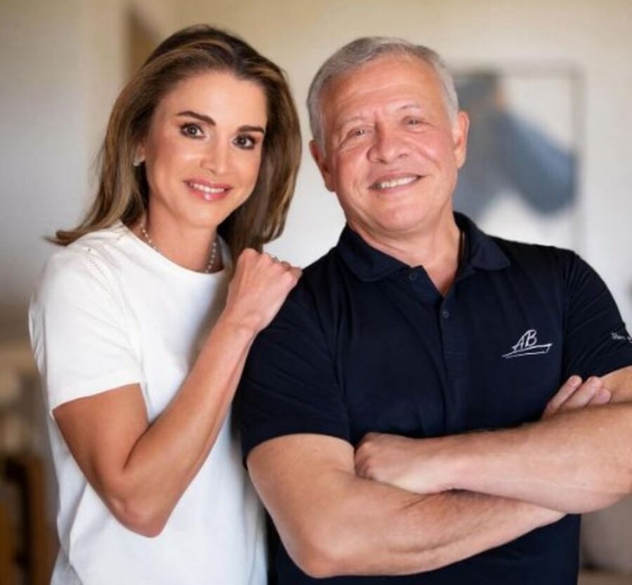 الملكة للملك: كل يوم بجانبك هو