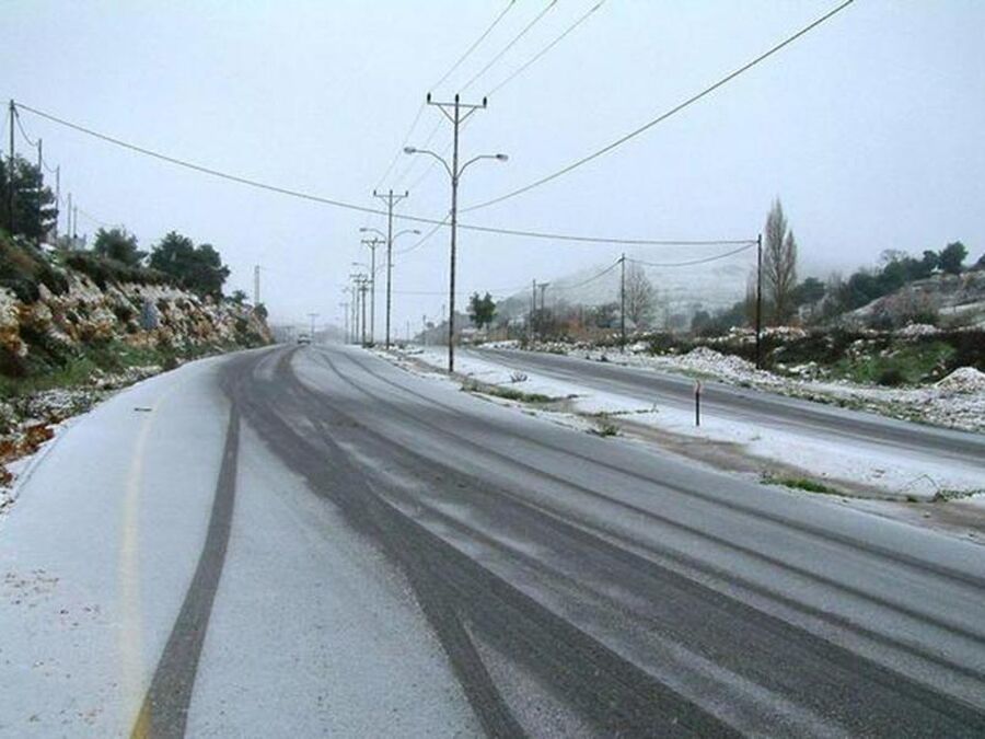 عجلون تنعم بأول تساقط للثلوج في