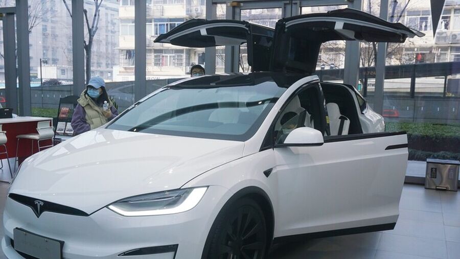 ماسك يوضح سبب استدعاء شركة تسلا