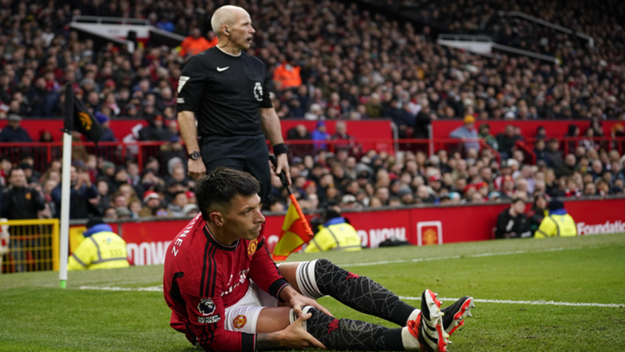 مدافع مانشستر يونايتد مارتينيس يتعرض لانتكاسة