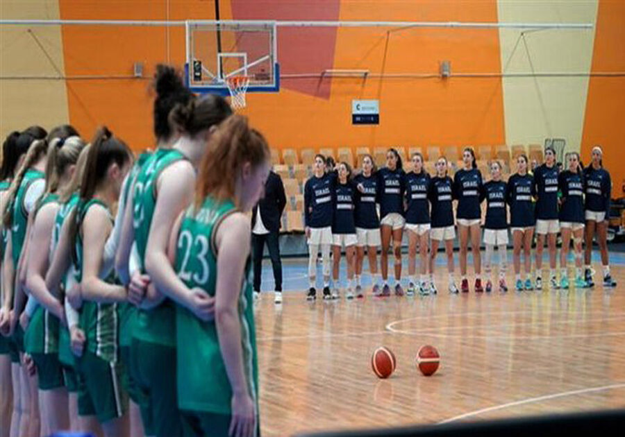 لاعبات إيرلندا لكرة السلة يرفضن مصافحة