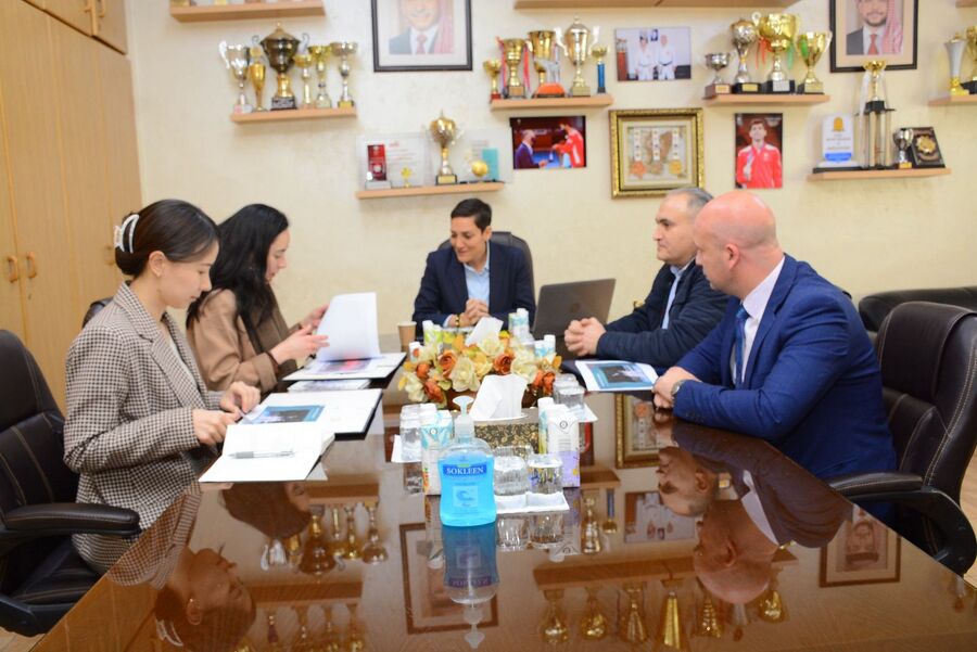 السفارة اليابانية تبحث اوجه التعاون مع