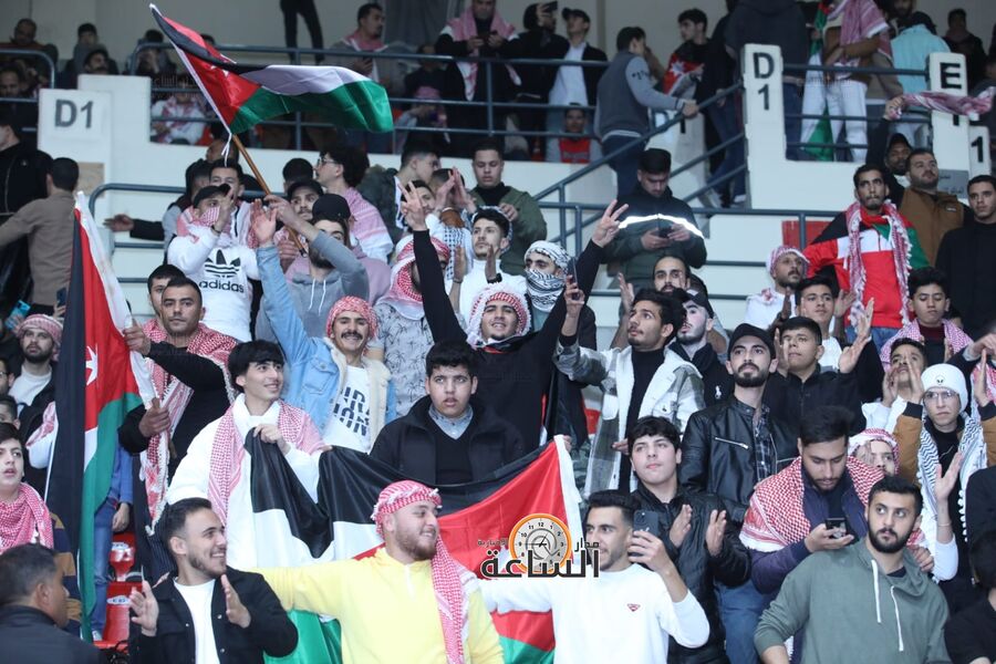 الآلاف في المدينة الرياضية لدعم ومؤازرة