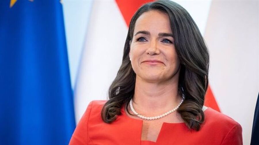 استقالة الرئيسة المجرية (كاتالين نوفاك)