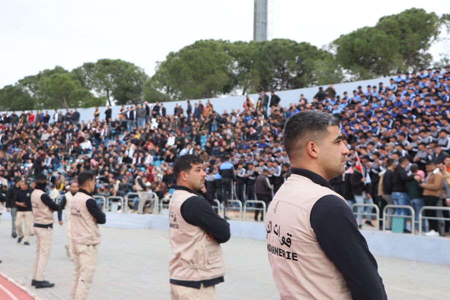 مشاهد عفوية تعبر عن مشاعر الفخر