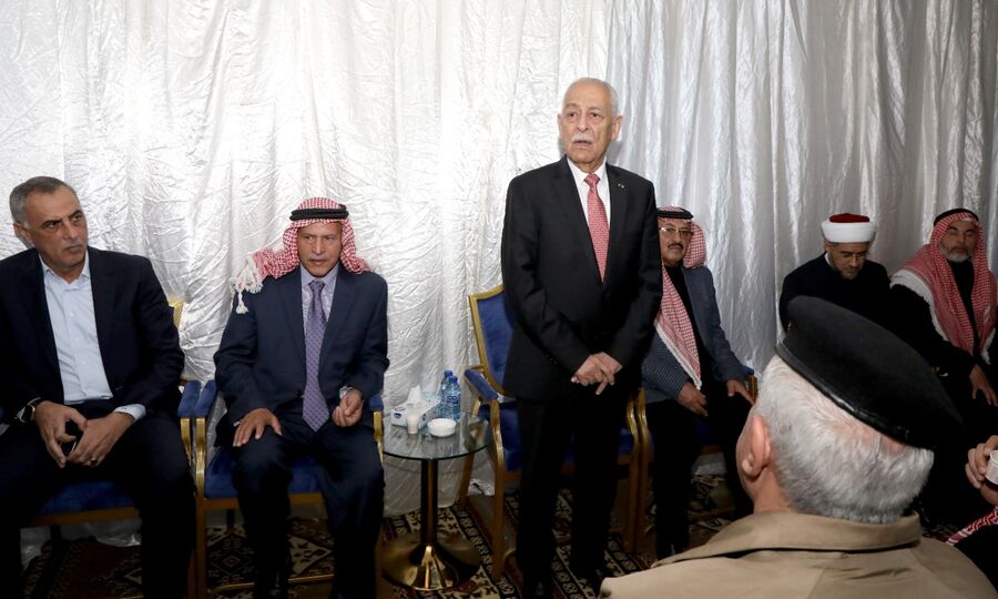 مندوبا عن الملك وولي العهد.. ..