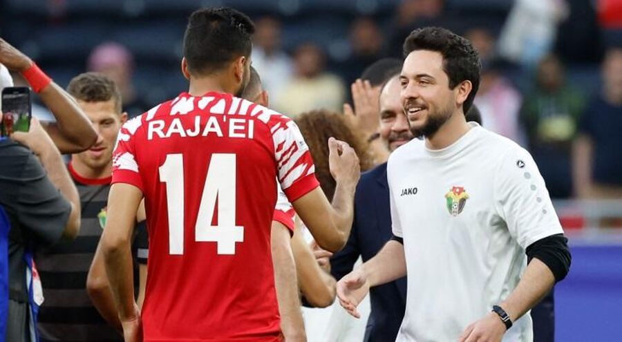 ولي العهد لـ نشامى المنتخب: أنتم