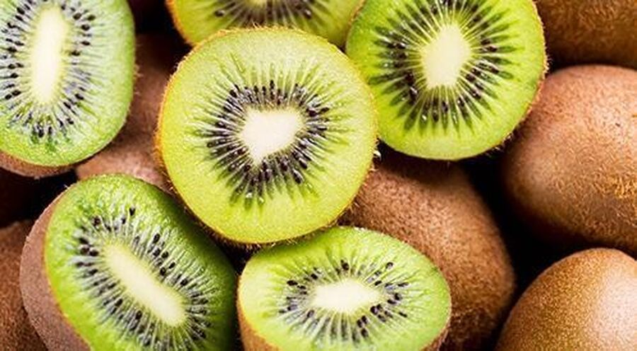 فاكهة لذيذة تحسّن مزاجك في أربعة