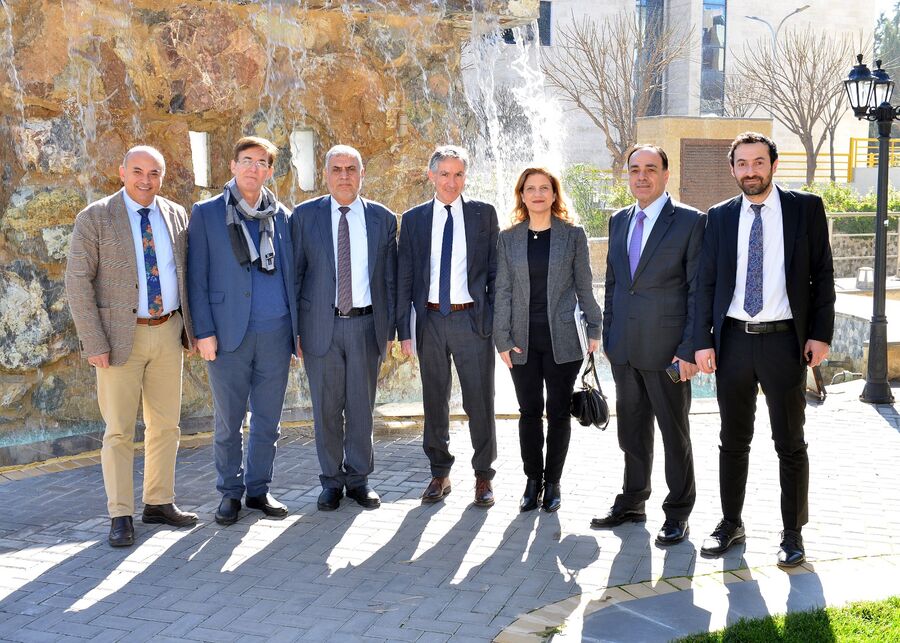 جامعة البترا تبحث تعزيز التعاون مع