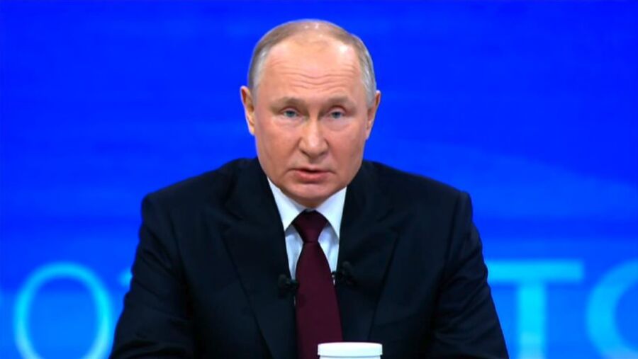 بوتين يكشف من يفضّل رئيسا قادما