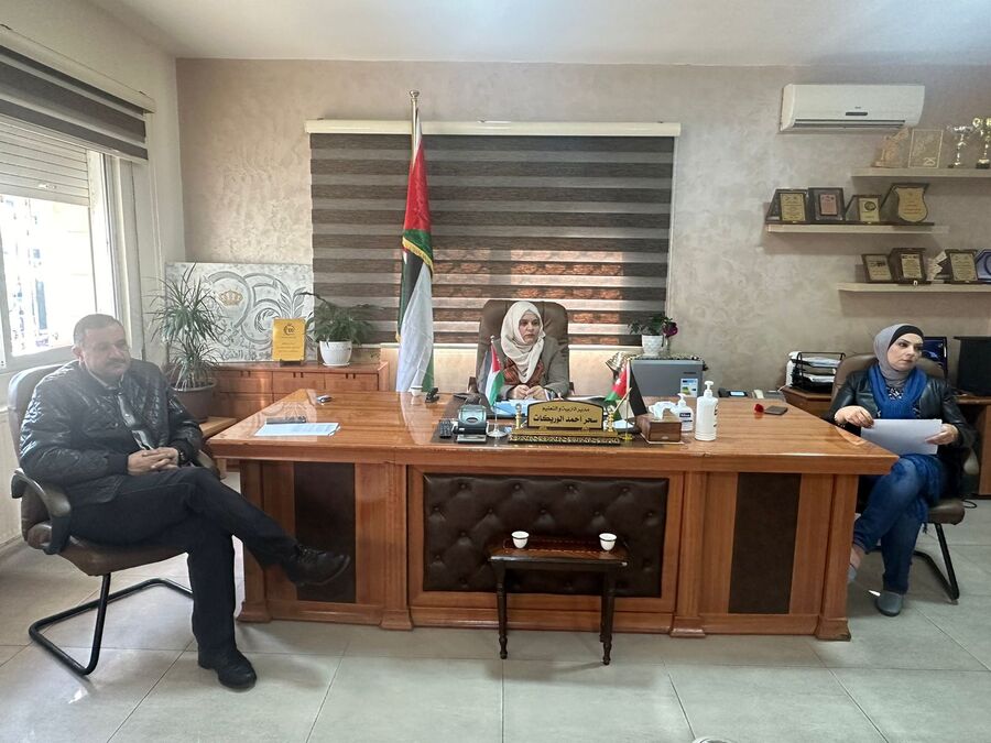 الوريكات تعقد اجتماعا مع لجنة تطوير