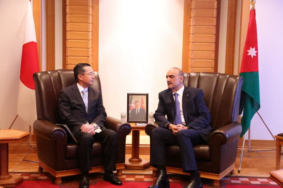 الخصاونة يلتقي رئيس مجلس إدارة هيئة