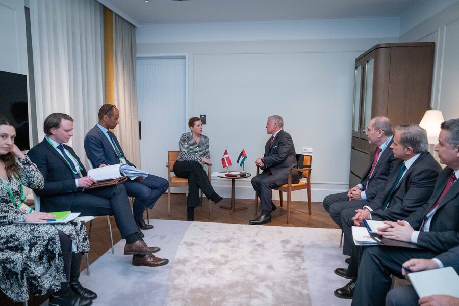 الملك يلتقي رئيسة الوزراء الدنماركية مته