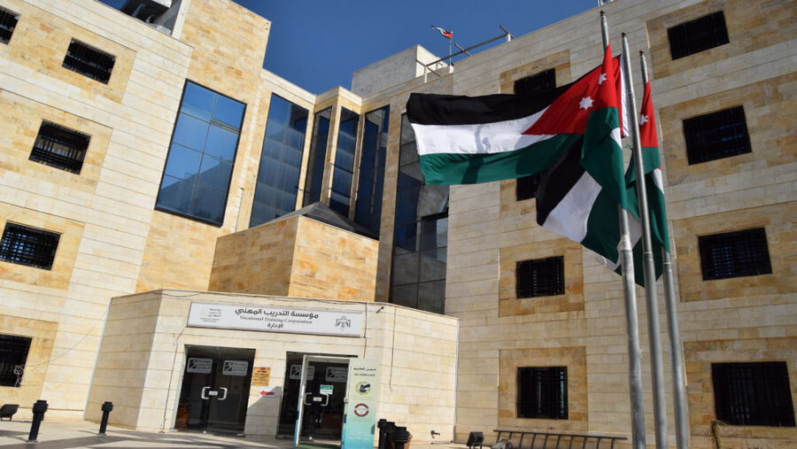 الغرايبة يعلن الأحد موعد بدء التسجيل