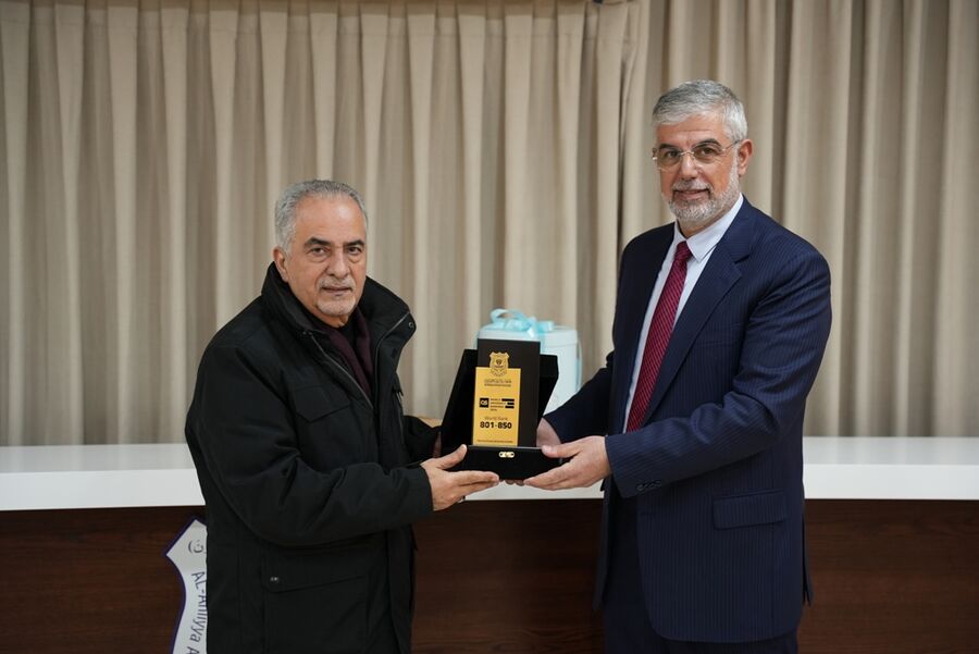 رئيس جامعة عمان الأهلية يكرّم السيد