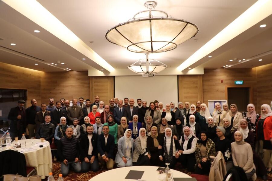 أكاديمي من جامعة الزرقاء يشارك في