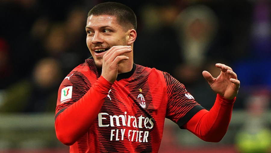 إيقاف مهاجم ميلان يوفيتش لاعتدائه على