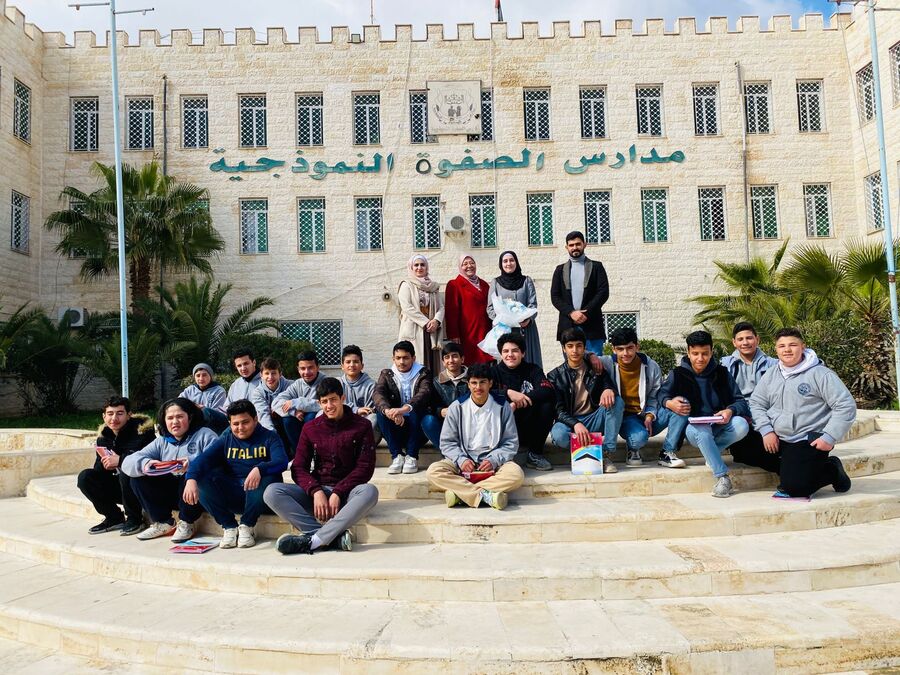 كلية العلوم بجامعة الزرقاء تعقد محاضرة