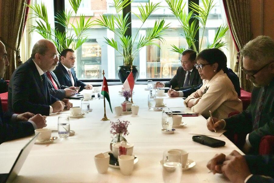 الصفدي و مارسودي يبحثان جهود وقف