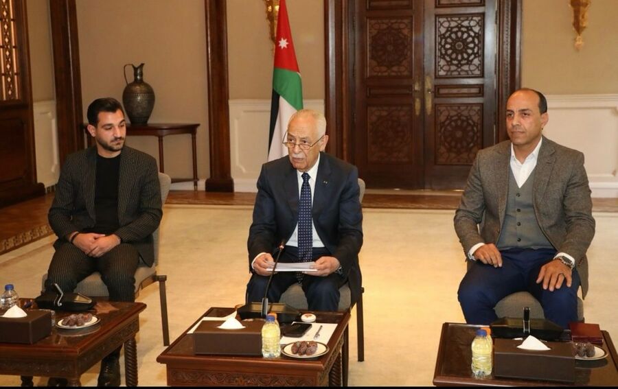 فريق ماضون الشبابي يطلق مبادرته من