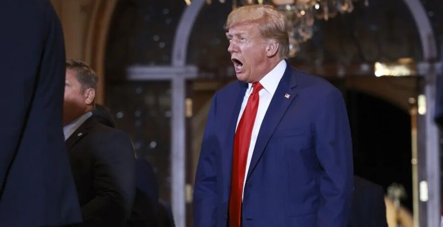 القضاء الأمريكي يلزم ترامب بدفع 355