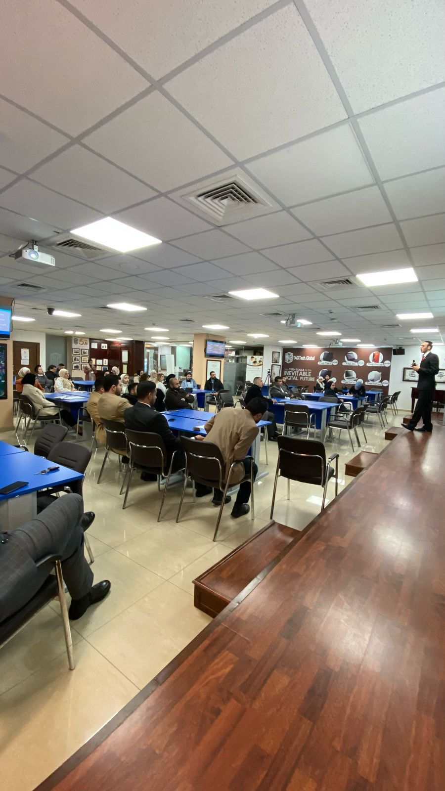 أبوغزاله المعرفي ومبادرة لفتة قانونية يعقدان