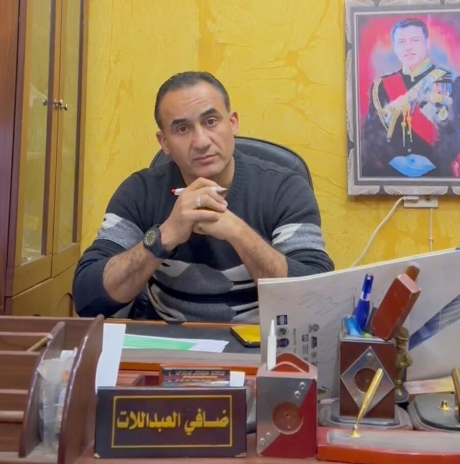 الفنان ضافي العبداللات يقدم مبادرة مجانية