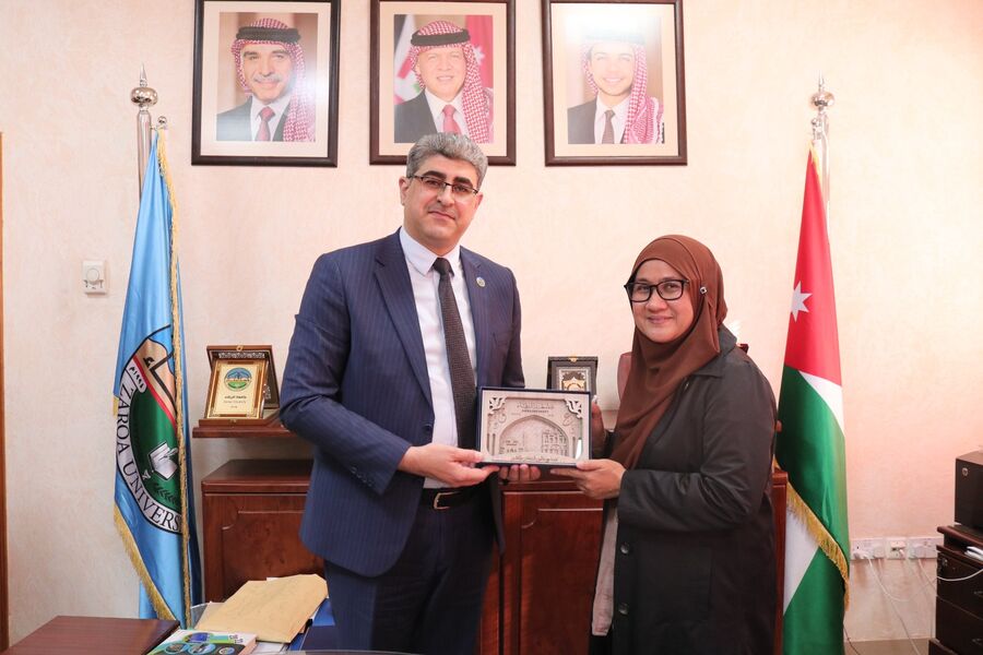 وفد من جامعة التكنولوجيا مارا الماليزية