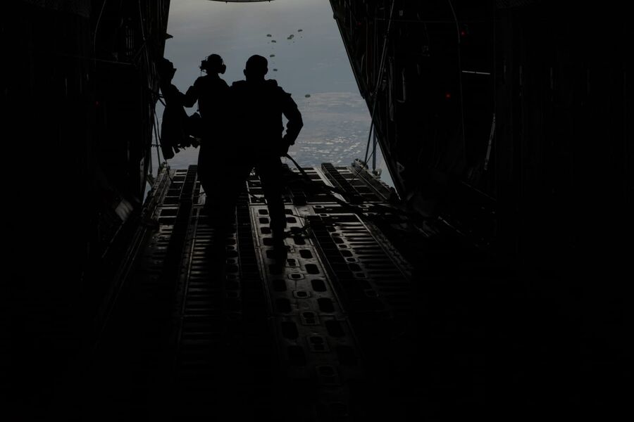 كتلة الإصلاح النيابية تثمن الانزالات الجوية