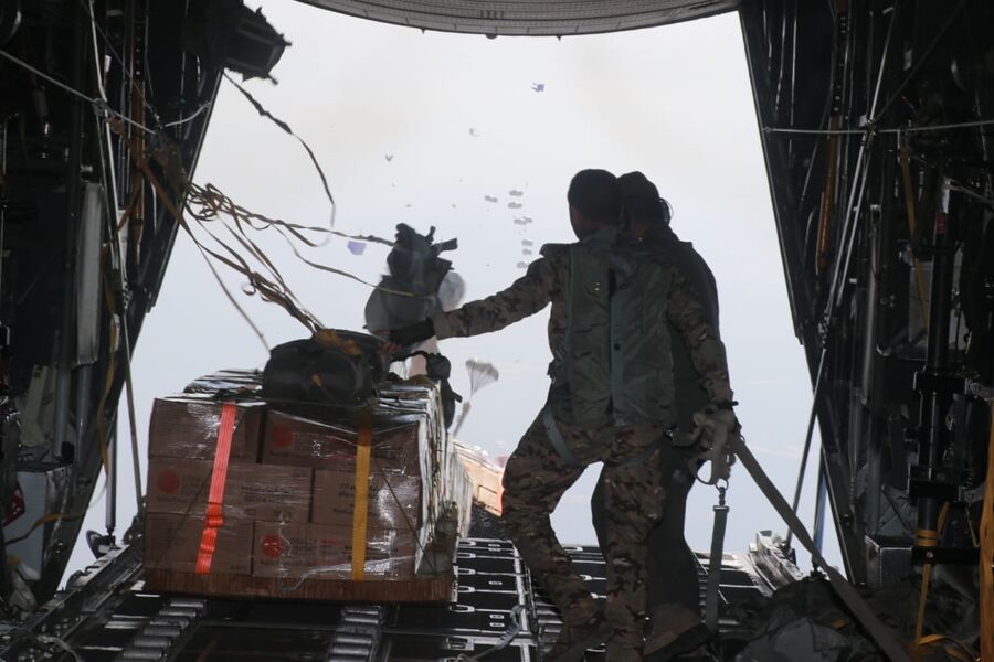 الأردن ينفذ إنزالا إغاثيا على شمال