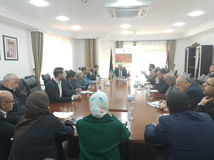 العمل على توسيع الحدائق البيئية في