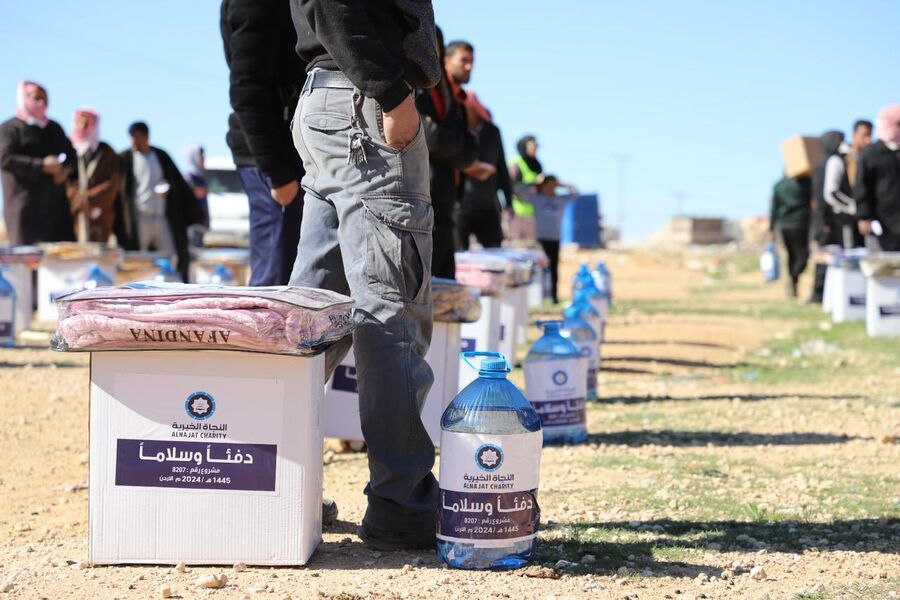 توزيع طرود غذائية ومحروقات لأسر عفيفة