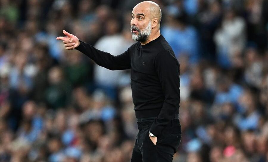 غوارديولا يكشف اسم أفضل لاعب في