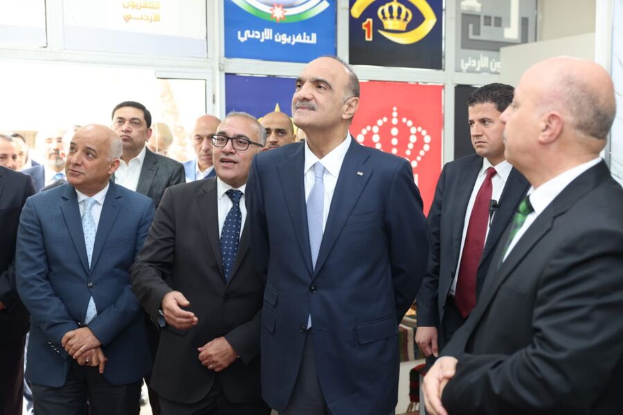 الخصاونة يفتتح متحف مؤسسة الإذاعة والتلفزيون..