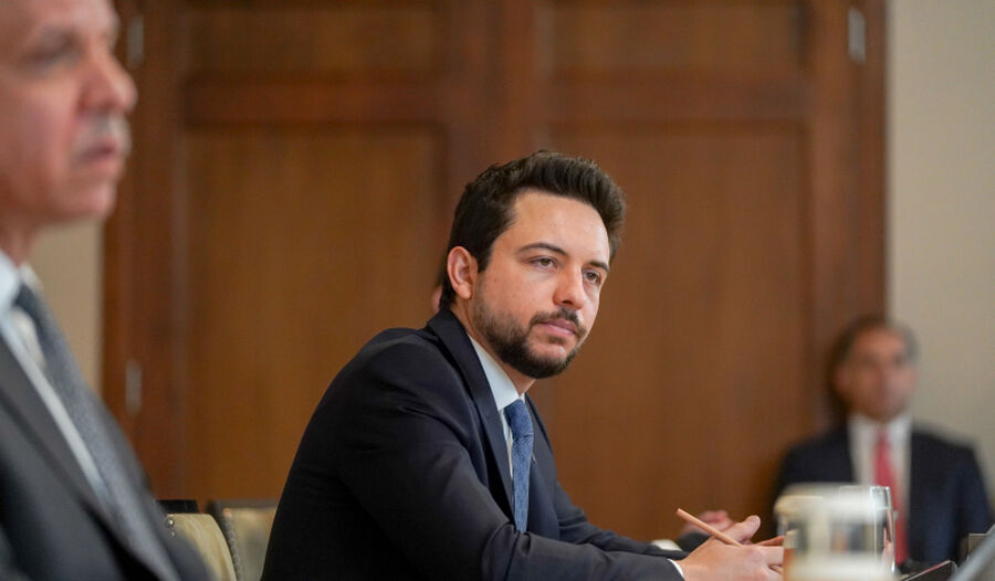 ولي العهد يترأس الجلسة الافتتاحية للحوار