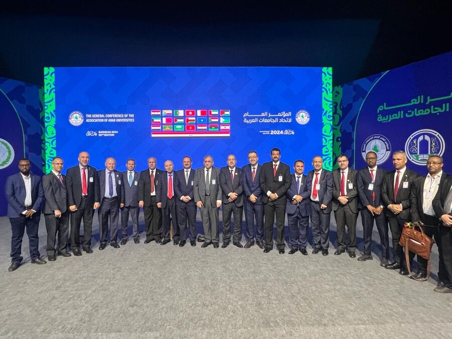 رئيس جامعة البترا يشارك في أعمال